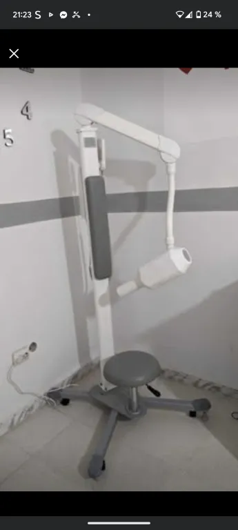 Radio rétro alvéolaire en bon état à vendre 